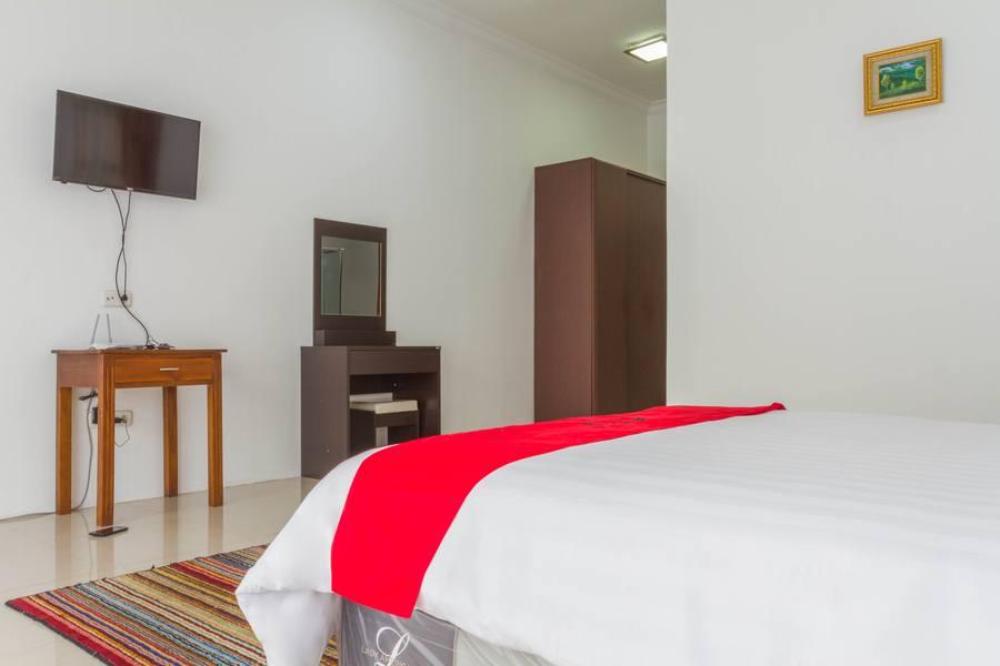 מלון Reddoorz Near Jatinangor Town Square מראה חיצוני תמונה