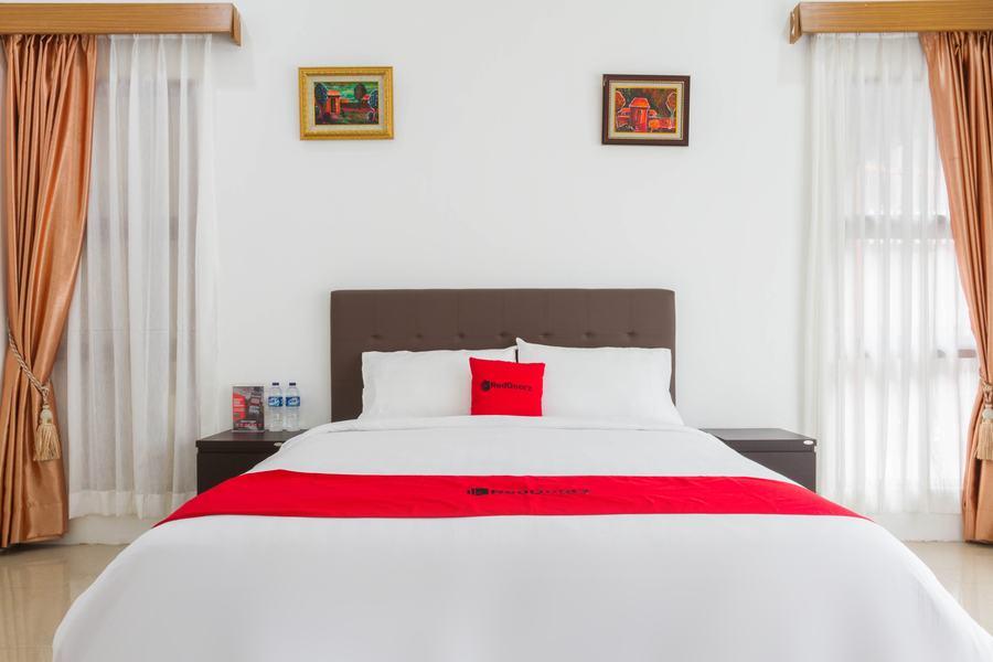 מלון Reddoorz Near Jatinangor Town Square מראה חיצוני תמונה
