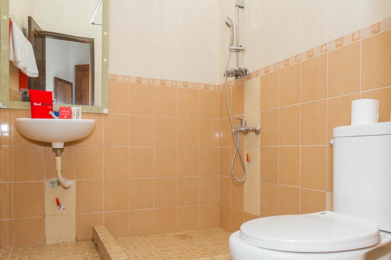 מלון Reddoorz Near Jatinangor Town Square מראה חיצוני תמונה