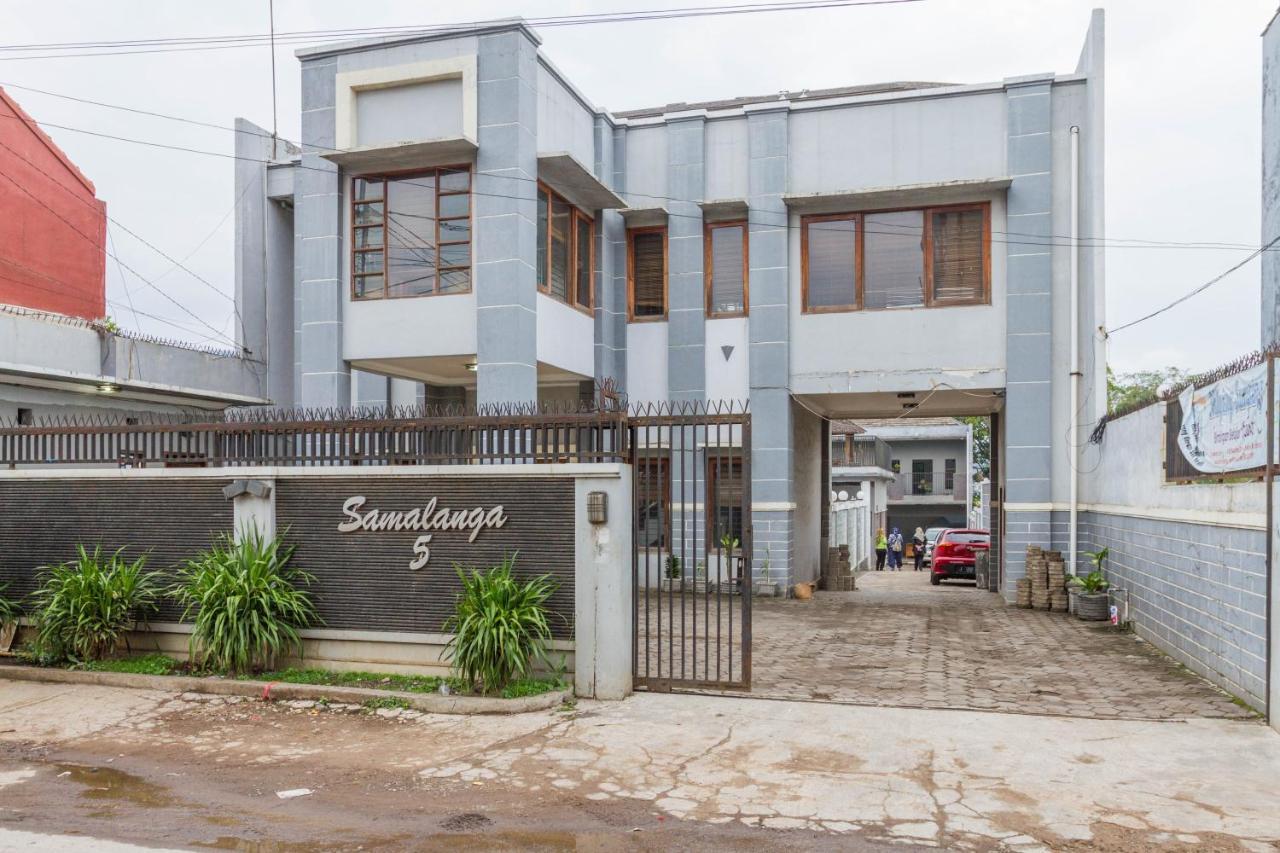 מלון Reddoorz Near Jatinangor Town Square מראה חיצוני תמונה