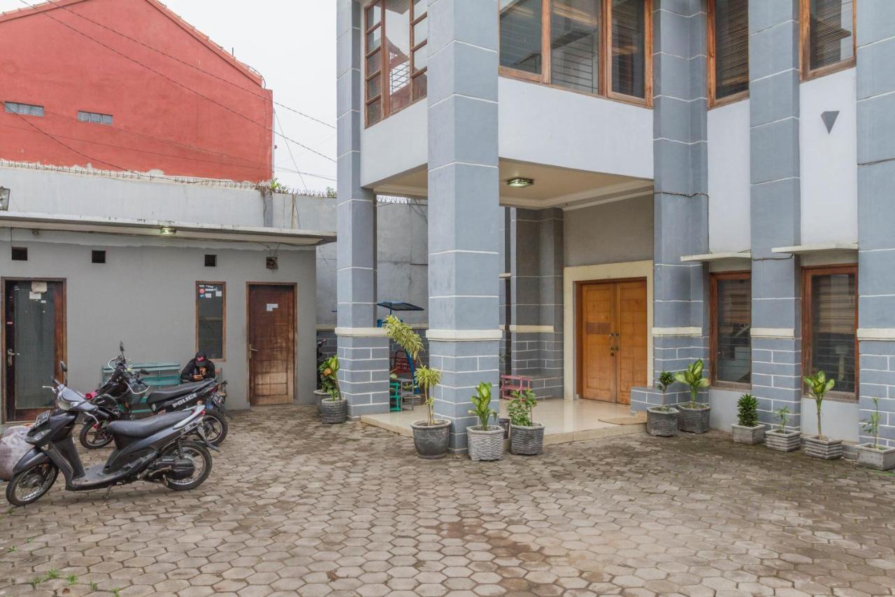 מלון Reddoorz Near Jatinangor Town Square מראה חיצוני תמונה