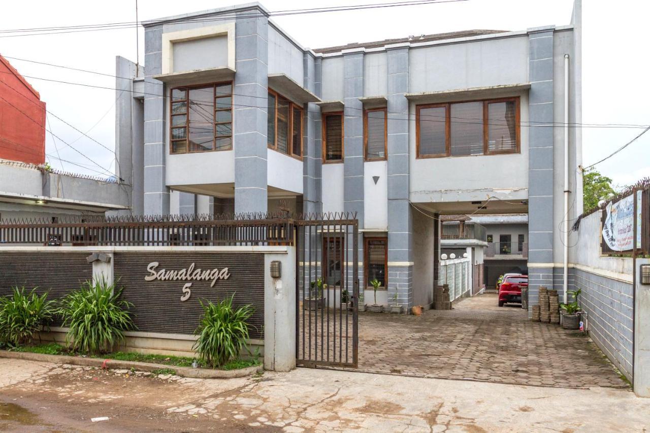 מלון Reddoorz Near Jatinangor Town Square מראה חיצוני תמונה