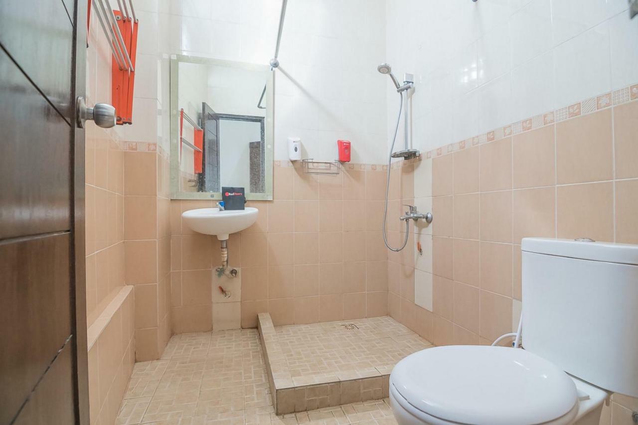 מלון Reddoorz Near Jatinangor Town Square מראה חיצוני תמונה